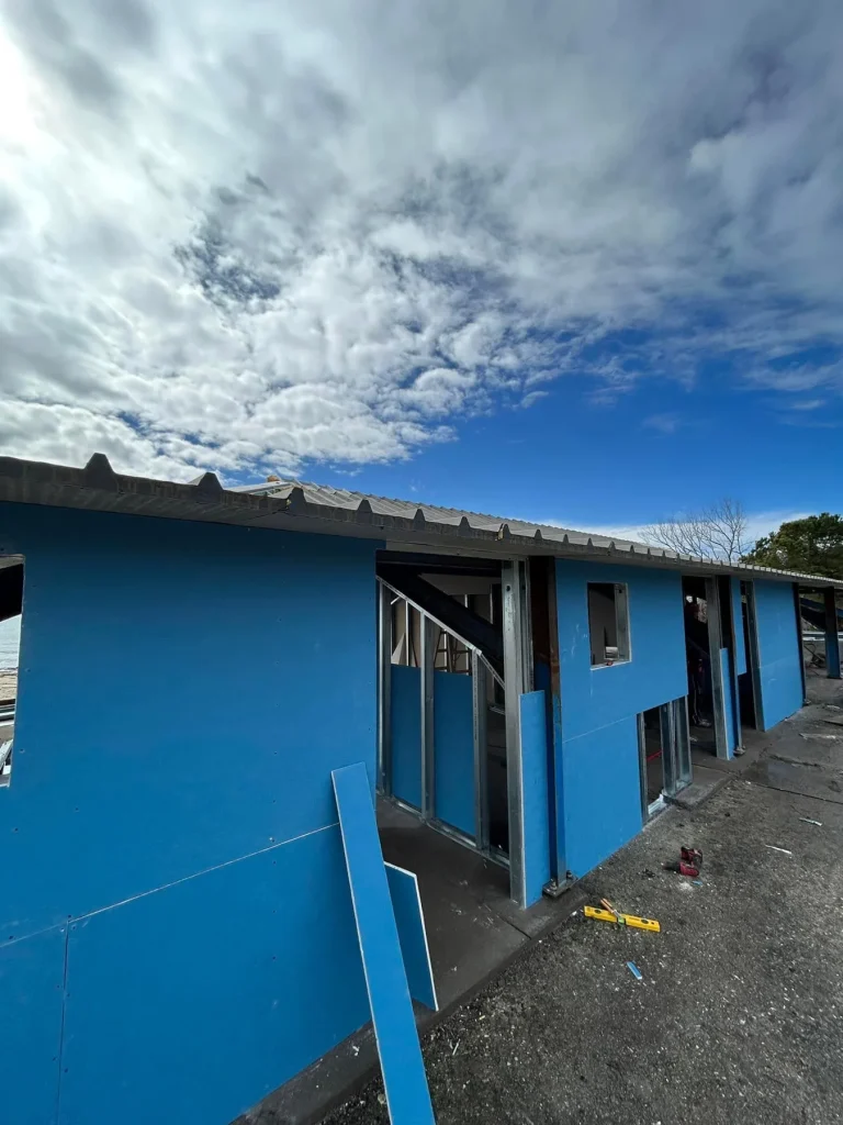 Μονώσεις & εξωτερικές εργασίες / Insulation & exterior works